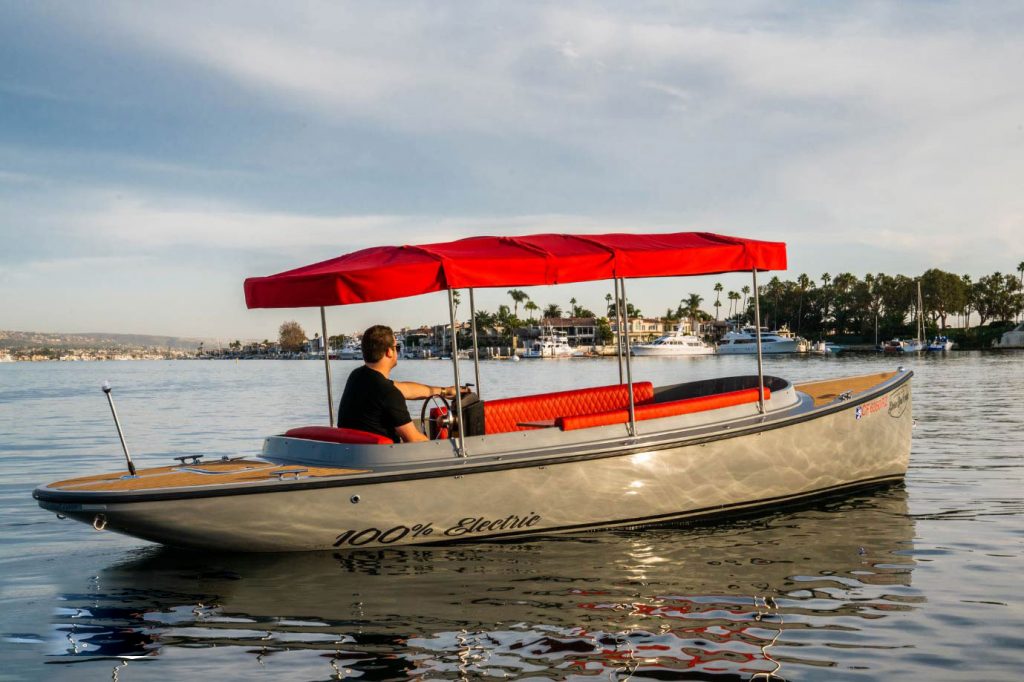 Vision Marine Technologies | Fantail 217