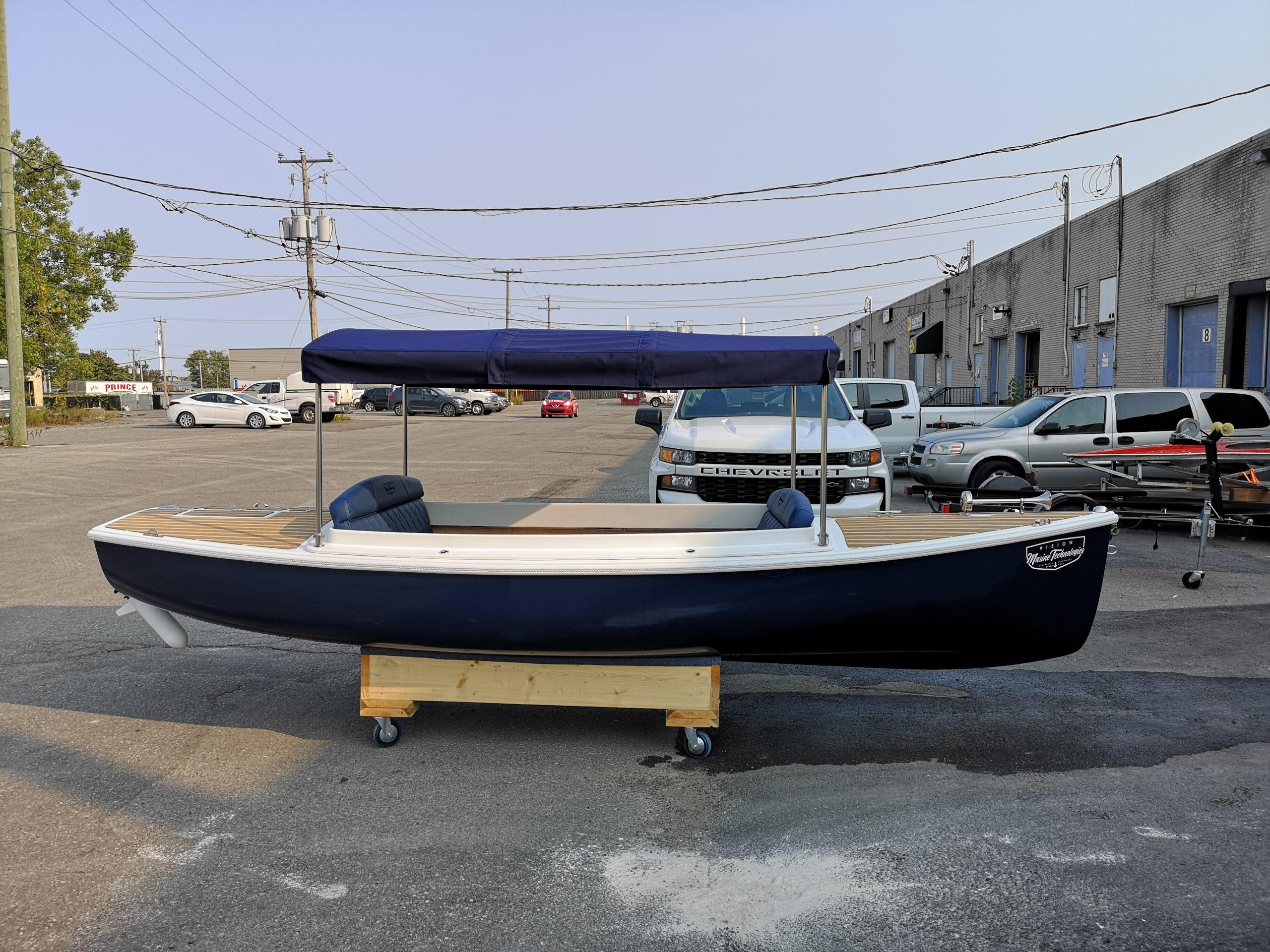 Quietude 156, electric boat, vision marine technology, lake boat
